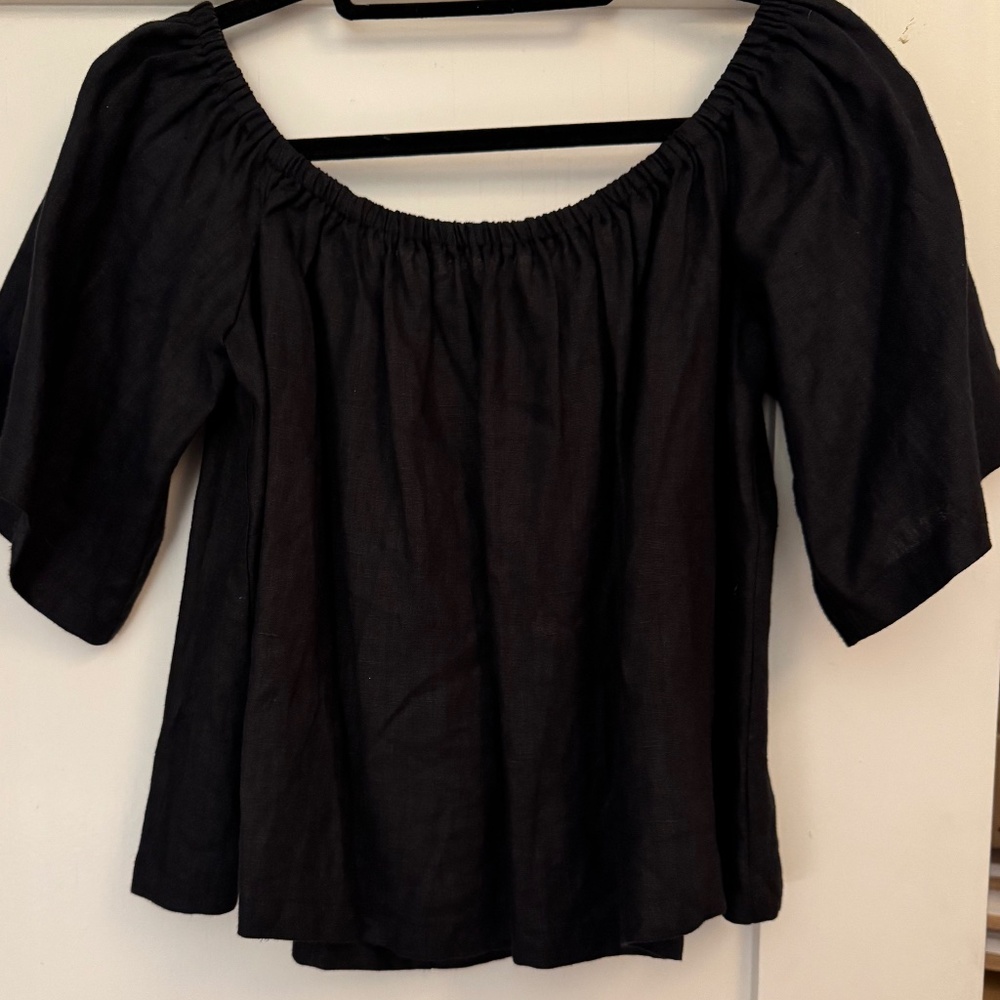 REFORMATION/ Black off the sholder, Linen Top, No Size